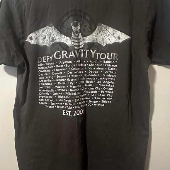 Wicked The Musical Defy Gravity Tour Tshirt - size SMALL - Picture 2 of 3